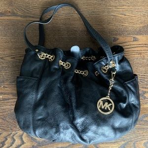 Michael Kors Medium Bucket Leather Shoulder Bag